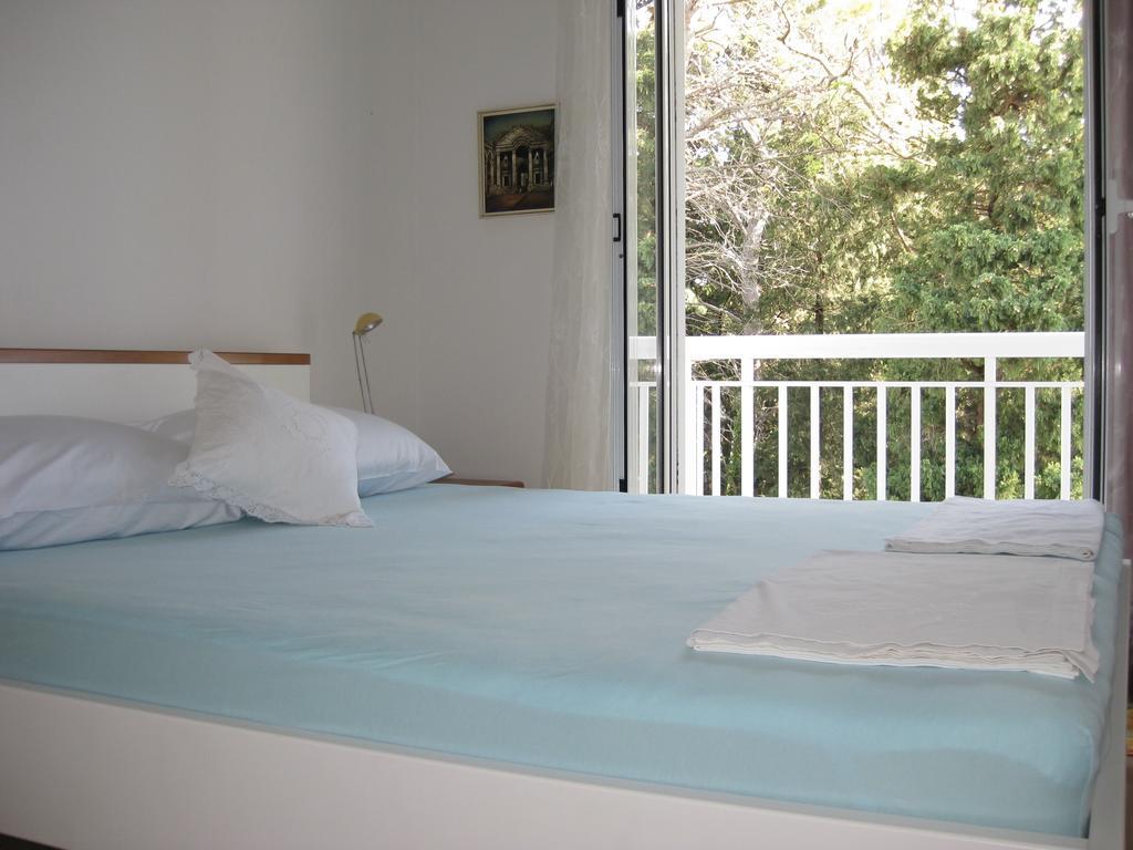 Villa Flora Kastela Room photo