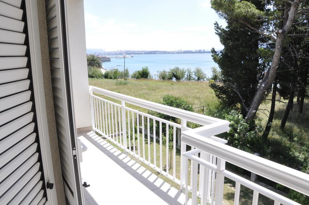 Villa Flora Kastela Room photo