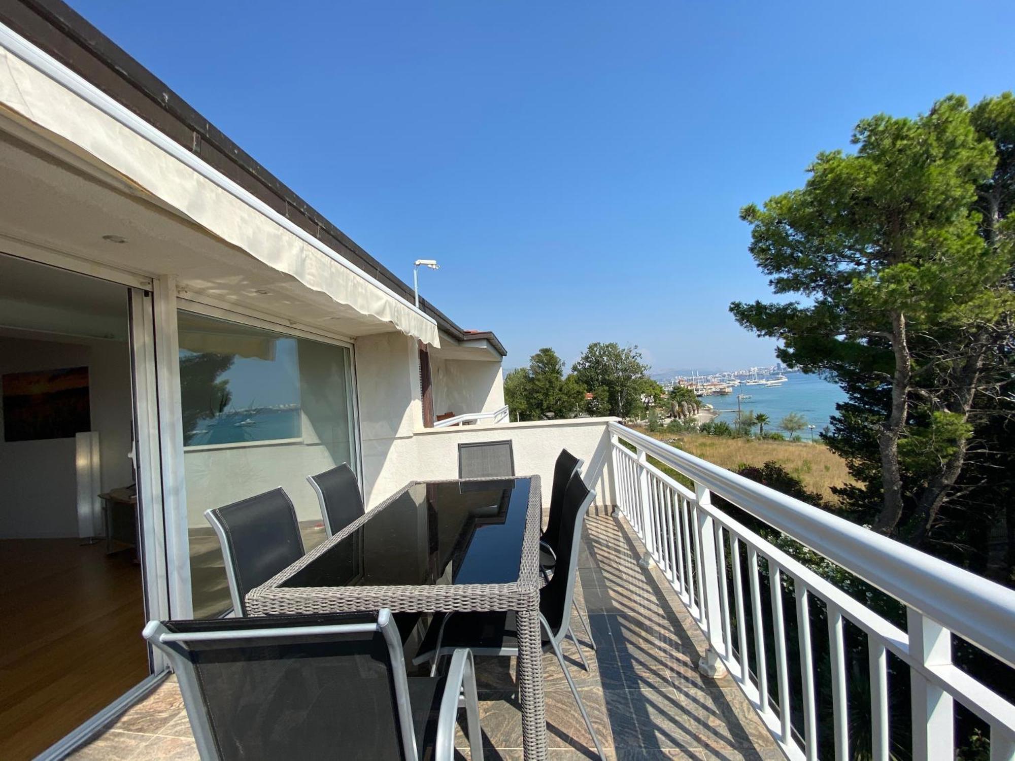 Villa Flora Kastela Exterior photo