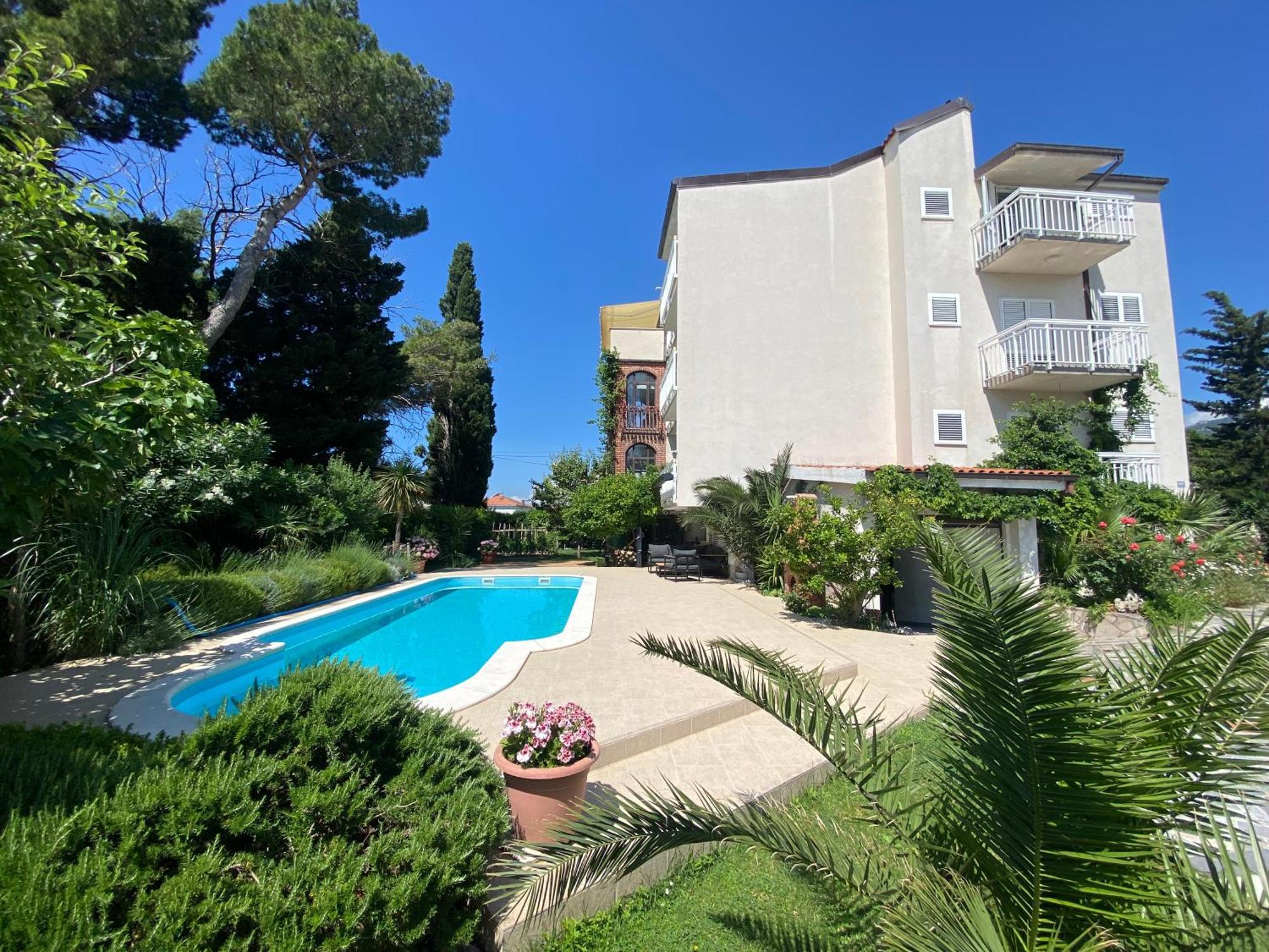 Villa Flora Kastela Exterior photo