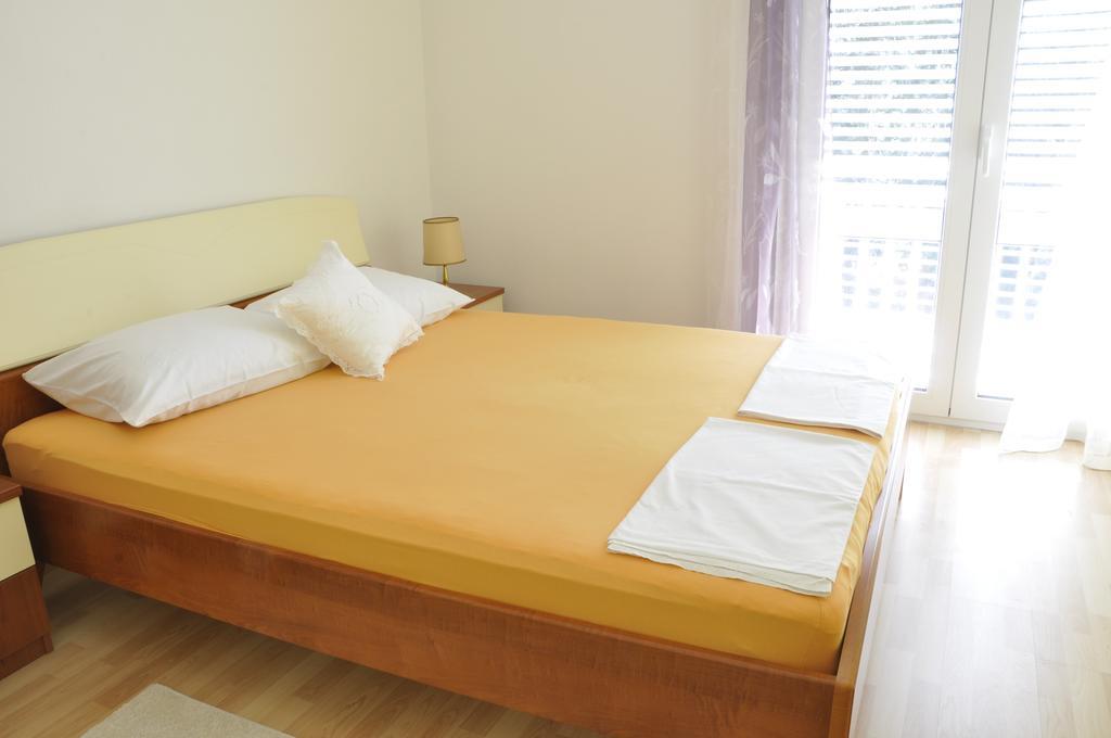 Villa Flora Kastela Room photo