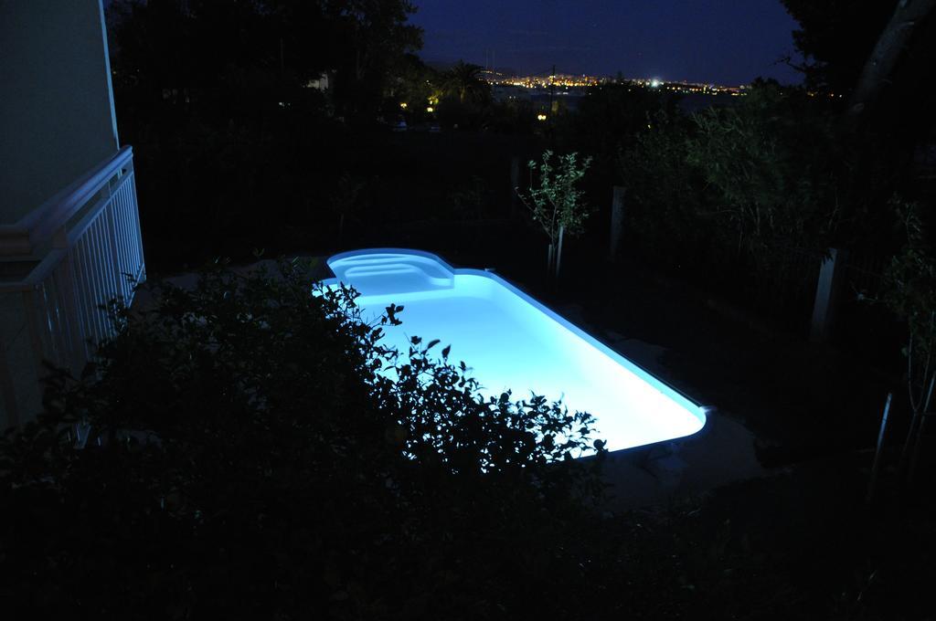 Villa Flora Kastela Exterior photo
