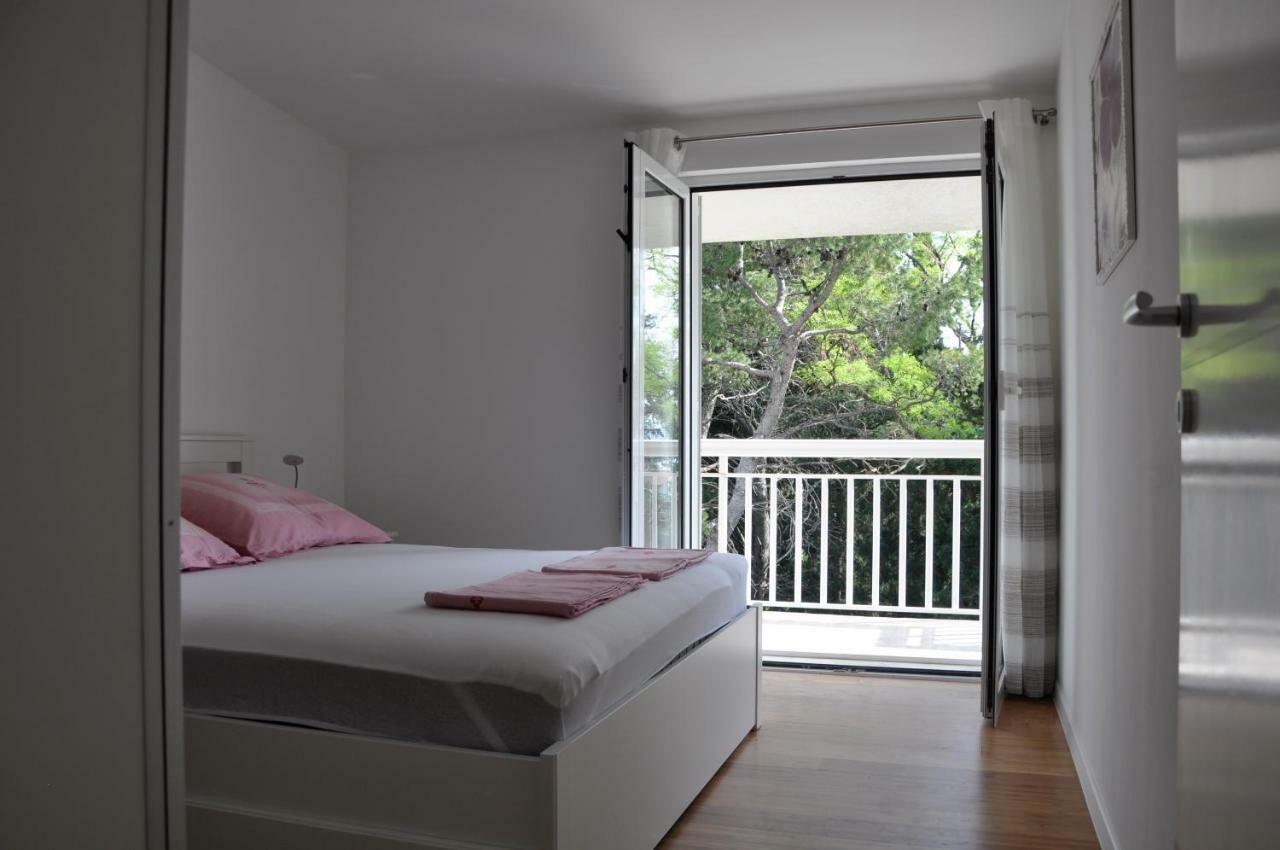 Villa Flora Kastela Exterior photo